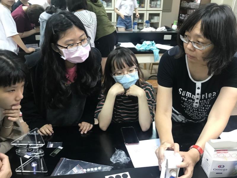 【中華醫大醫技系陸德容教授獲雙計畫補助】推動寄生蟲檢測創新與產業鏈結